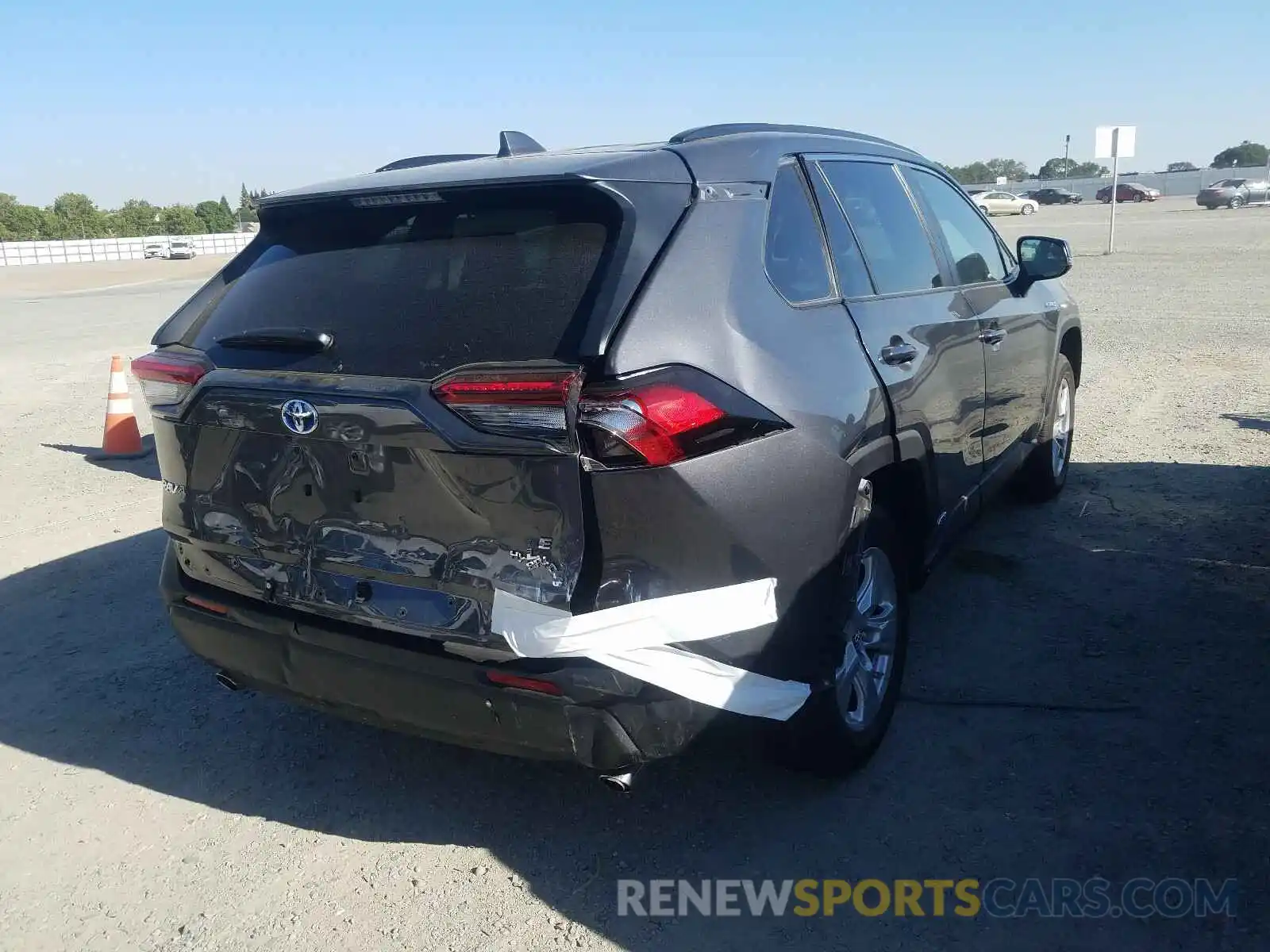 4 Photograph of a damaged car 2T3MWRFV1LW046914 TOYOTA RAV4 2020