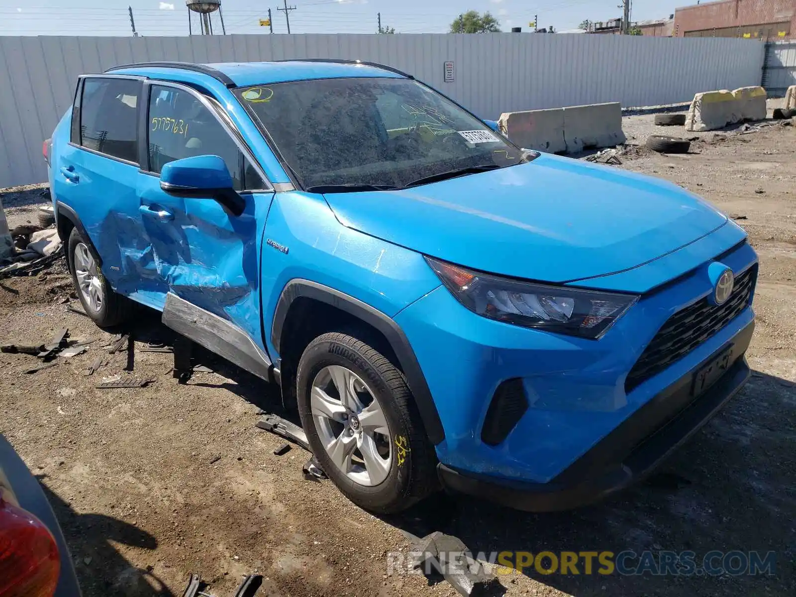 1 Photograph of a damaged car 2T3MWRFV1LW051286 TOYOTA RAV4 2020