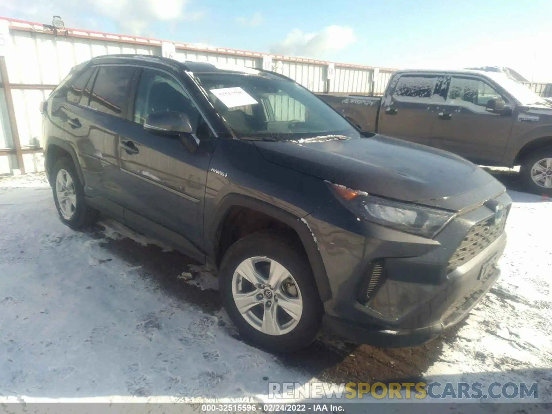 1 Photograph of a damaged car 2T3MWRFV1LW083199 TOYOTA RAV4 2020