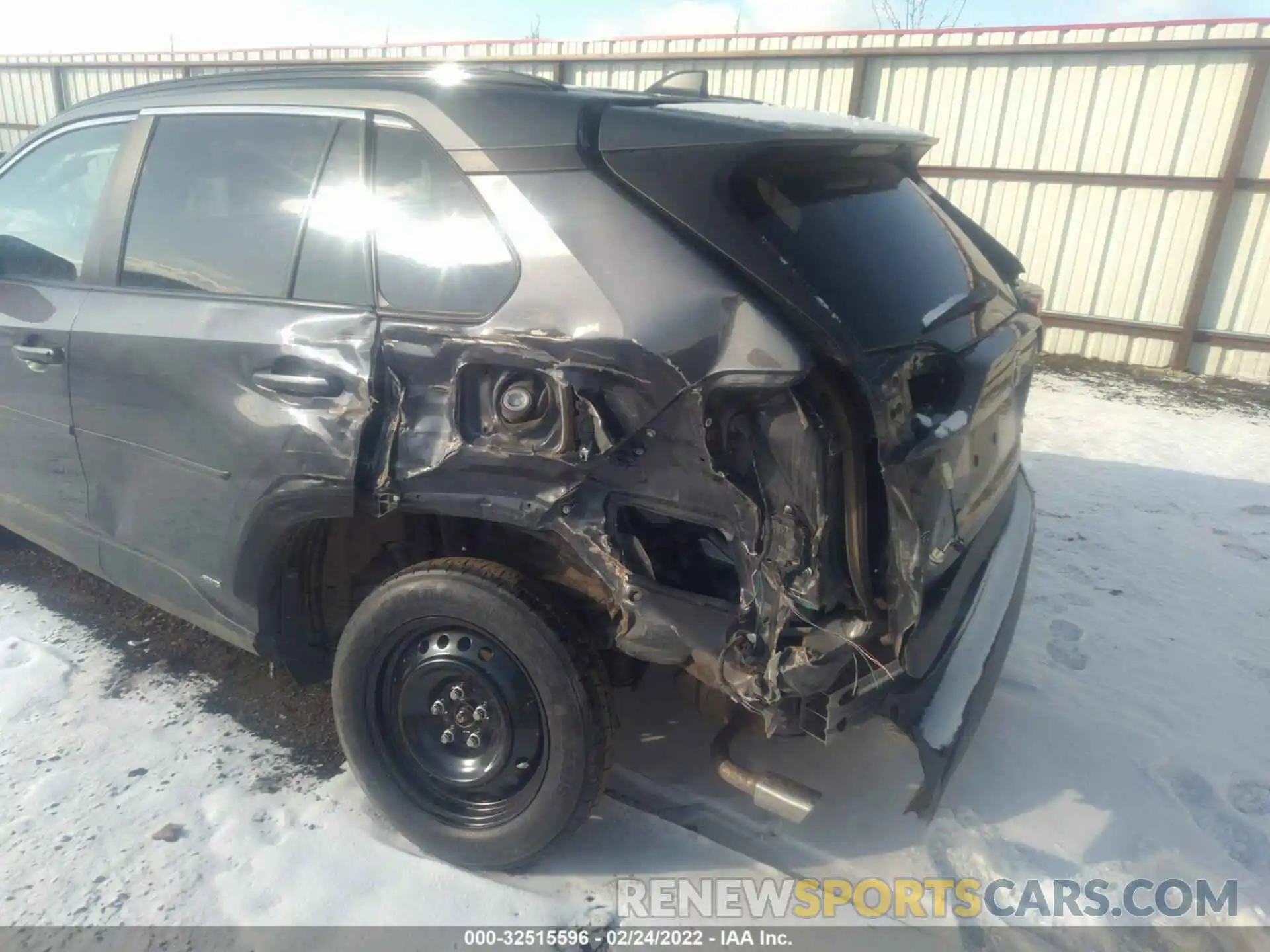 6 Photograph of a damaged car 2T3MWRFV1LW083199 TOYOTA RAV4 2020