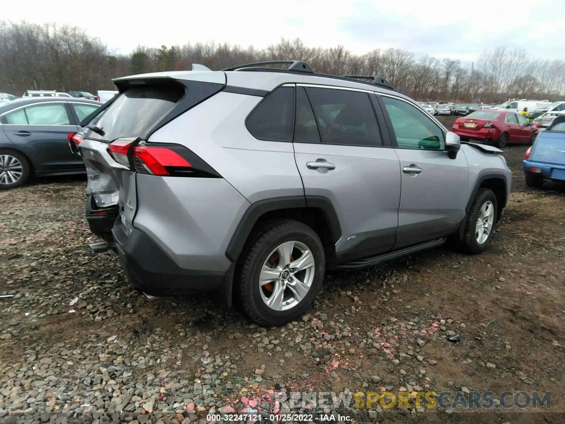 4 Photograph of a damaged car 2T3MWRFV1LW085762 TOYOTA RAV4 2020