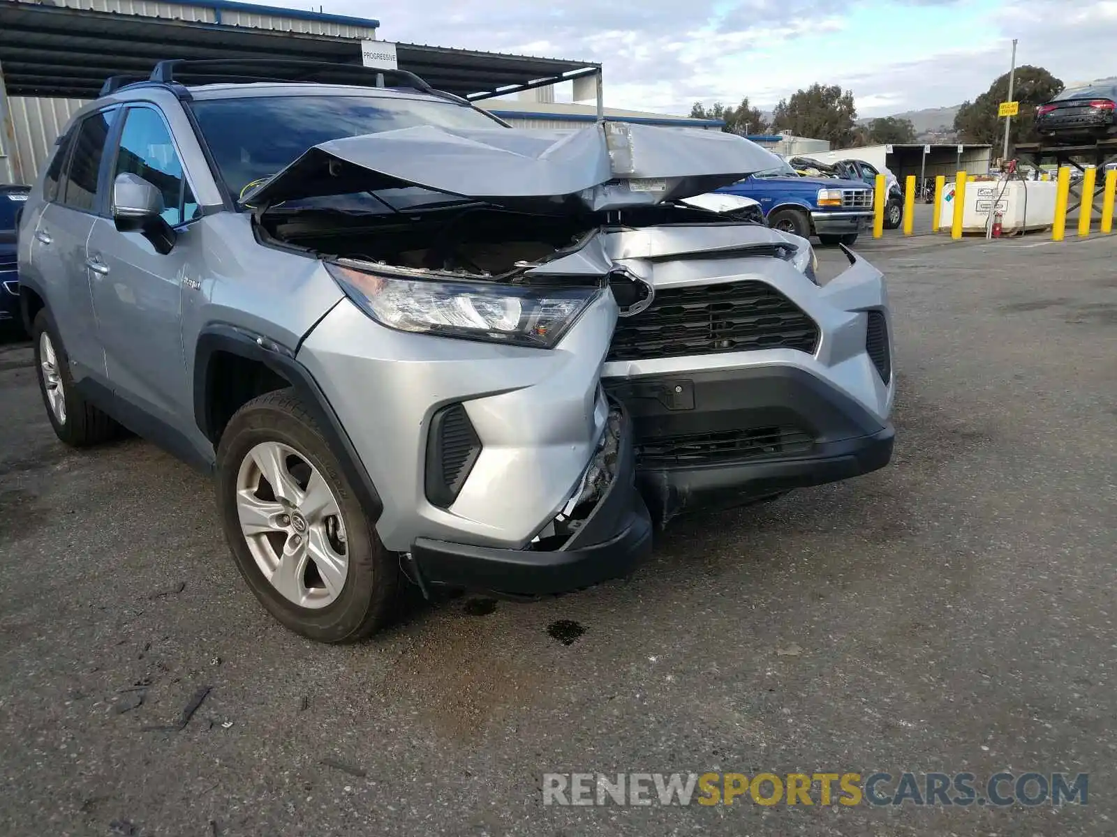 1 Photograph of a damaged car 2T3MWRFV2LW056951 TOYOTA RAV4 2020