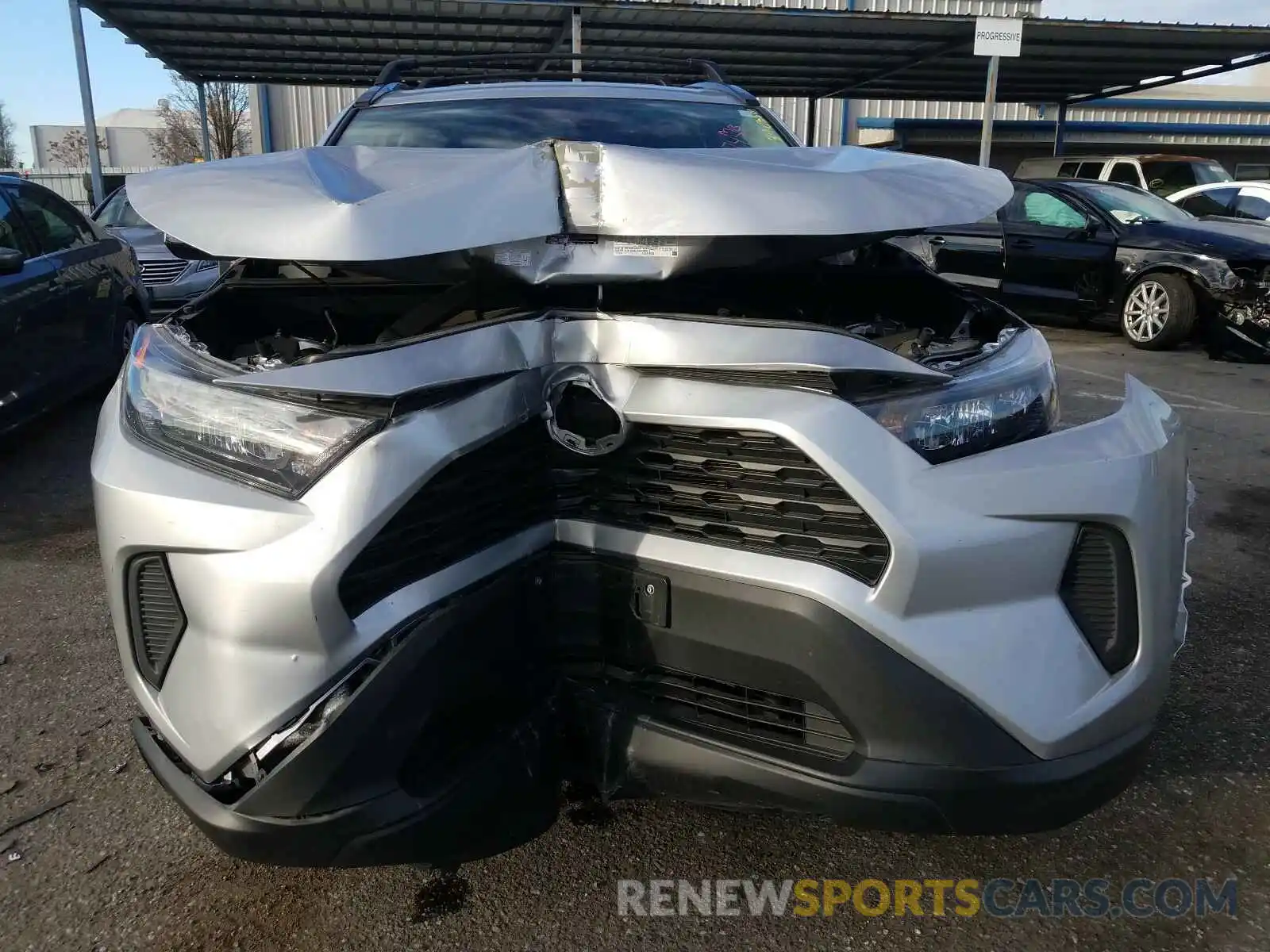 9 Photograph of a damaged car 2T3MWRFV2LW056951 TOYOTA RAV4 2020