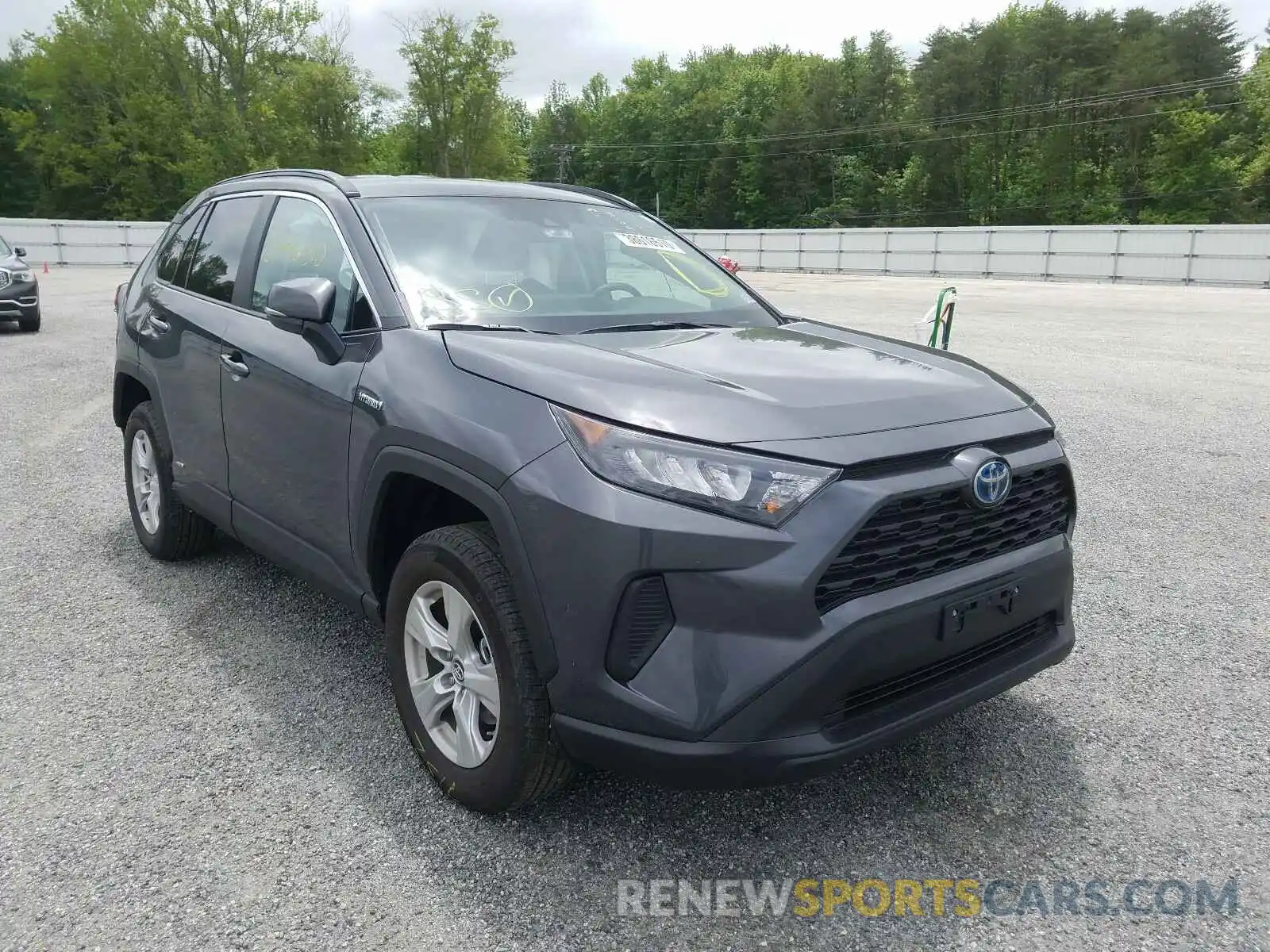 1 Photograph of a damaged car 2T3MWRFV2LW074169 TOYOTA RAV4 2020