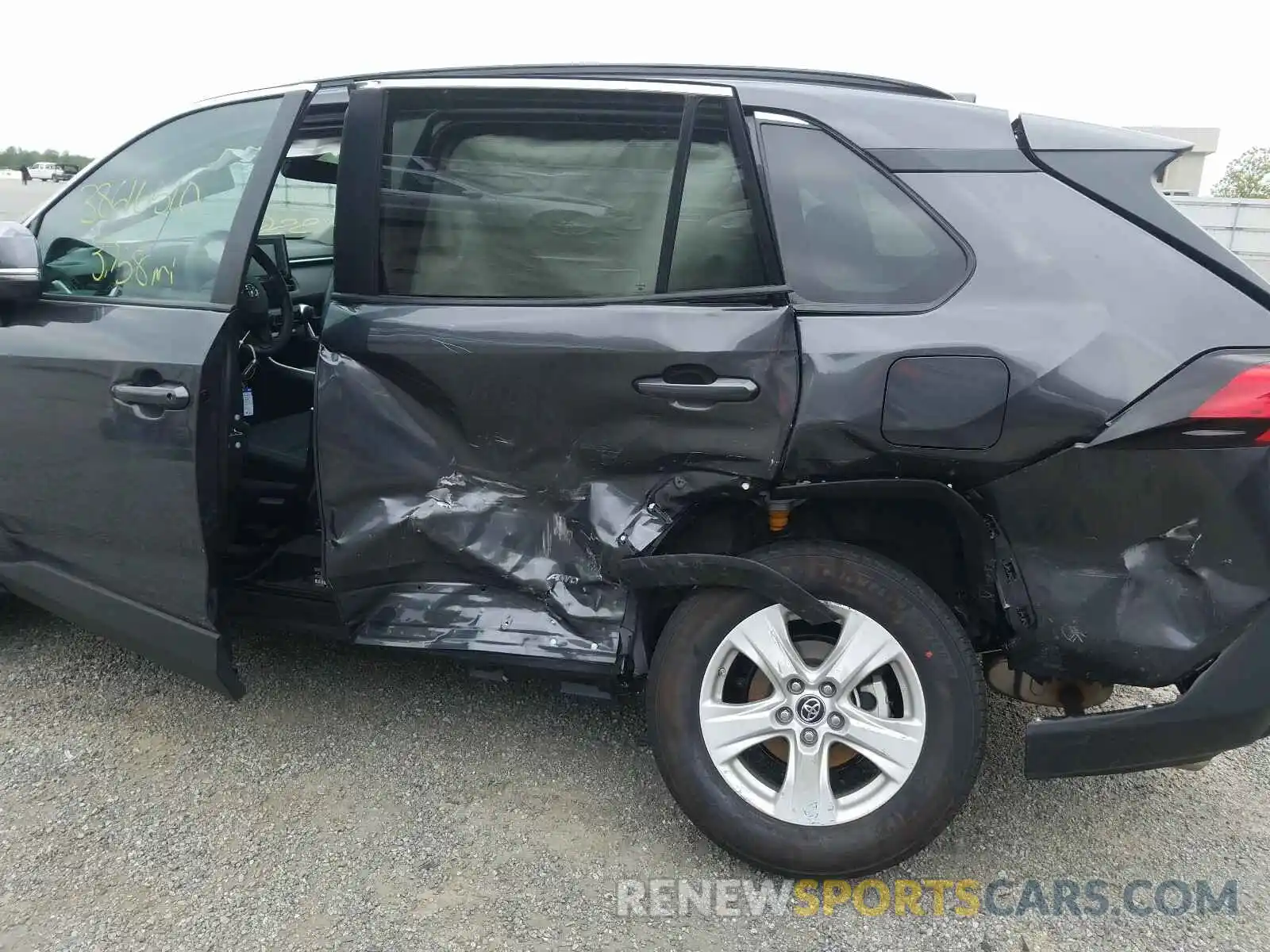 9 Photograph of a damaged car 2T3MWRFV2LW074169 TOYOTA RAV4 2020