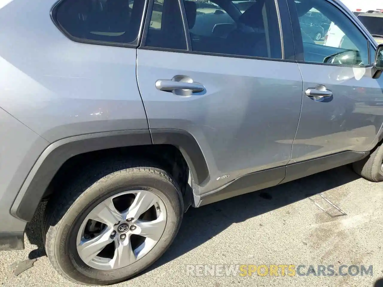 9 Photograph of a damaged car 2T3MWRFV2LW086788 TOYOTA RAV4 2020