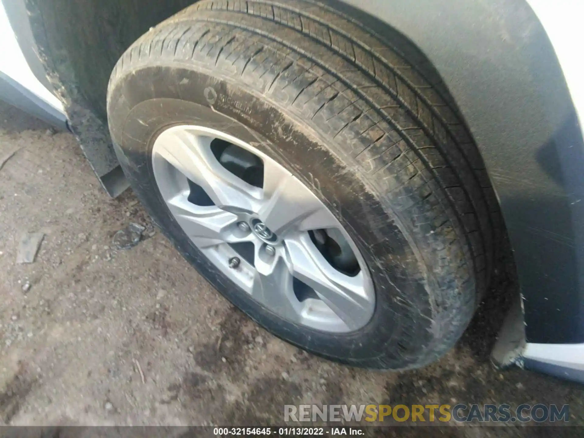 15 Photograph of a damaged car 2T3MWRFV3LW054304 TOYOTA RAV4 2020