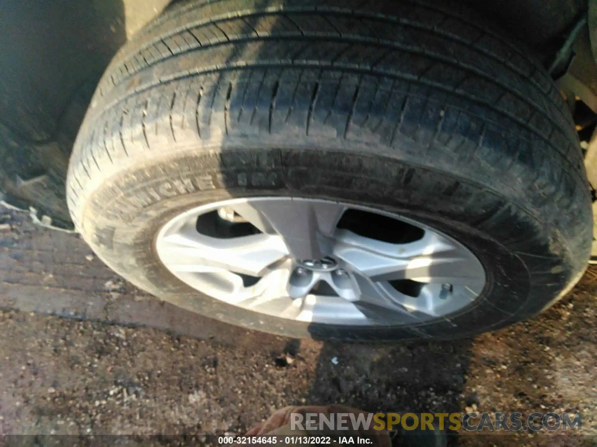 16 Фотография поврежденного автомобиля 2T3MWRFV3LW054304 TOYOTA RAV4 2020