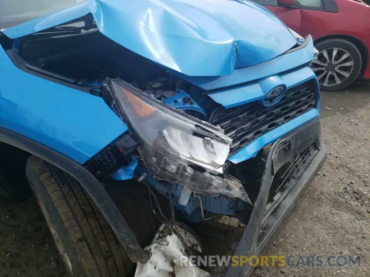 9 Photograph of a damaged car 2T3MWRFV4LW062332 TOYOTA RAV4 2020