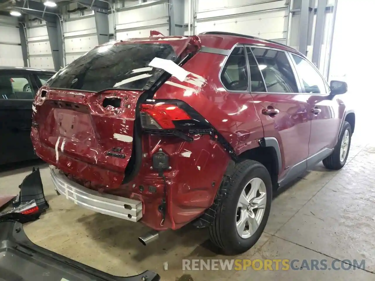 4 Photograph of a damaged car 2T3MWRFV4LW095072 TOYOTA RAV4 2020