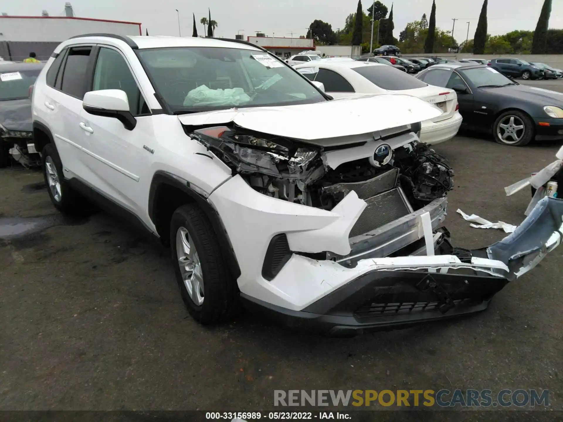 1 Photograph of a damaged car 2T3MWRFV5LW091810 TOYOTA RAV4 2020