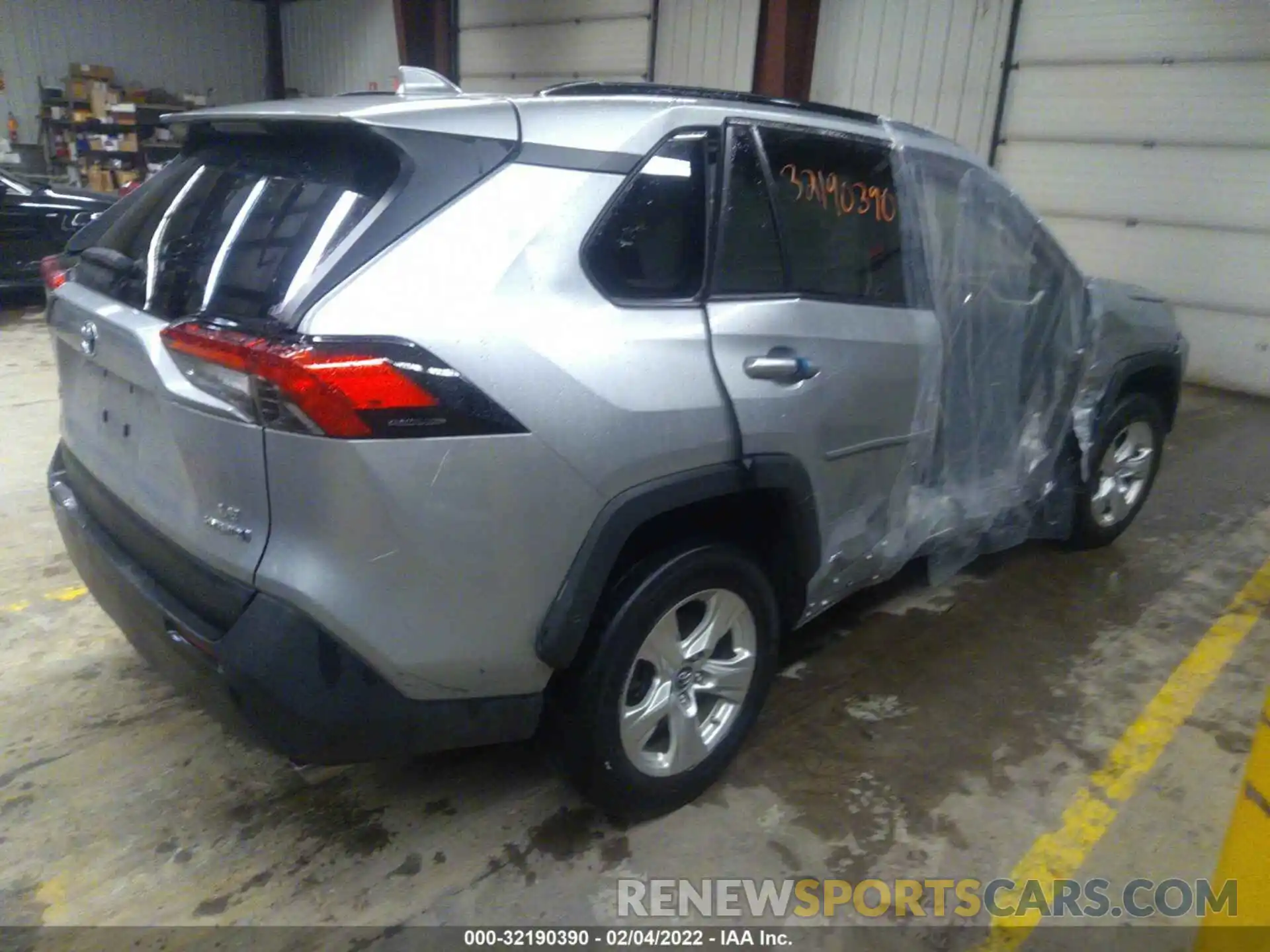 4 Photograph of a damaged car 2T3MWRFV6LW051154 TOYOTA RAV4 2020