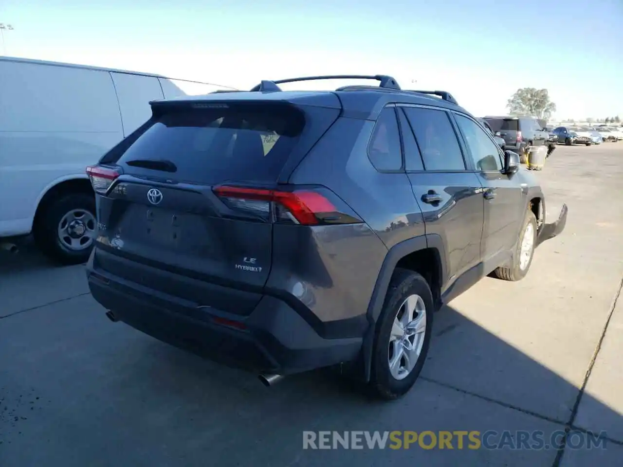 4 Photograph of a damaged car 2T3MWRFV6LW060825 TOYOTA RAV4 2020