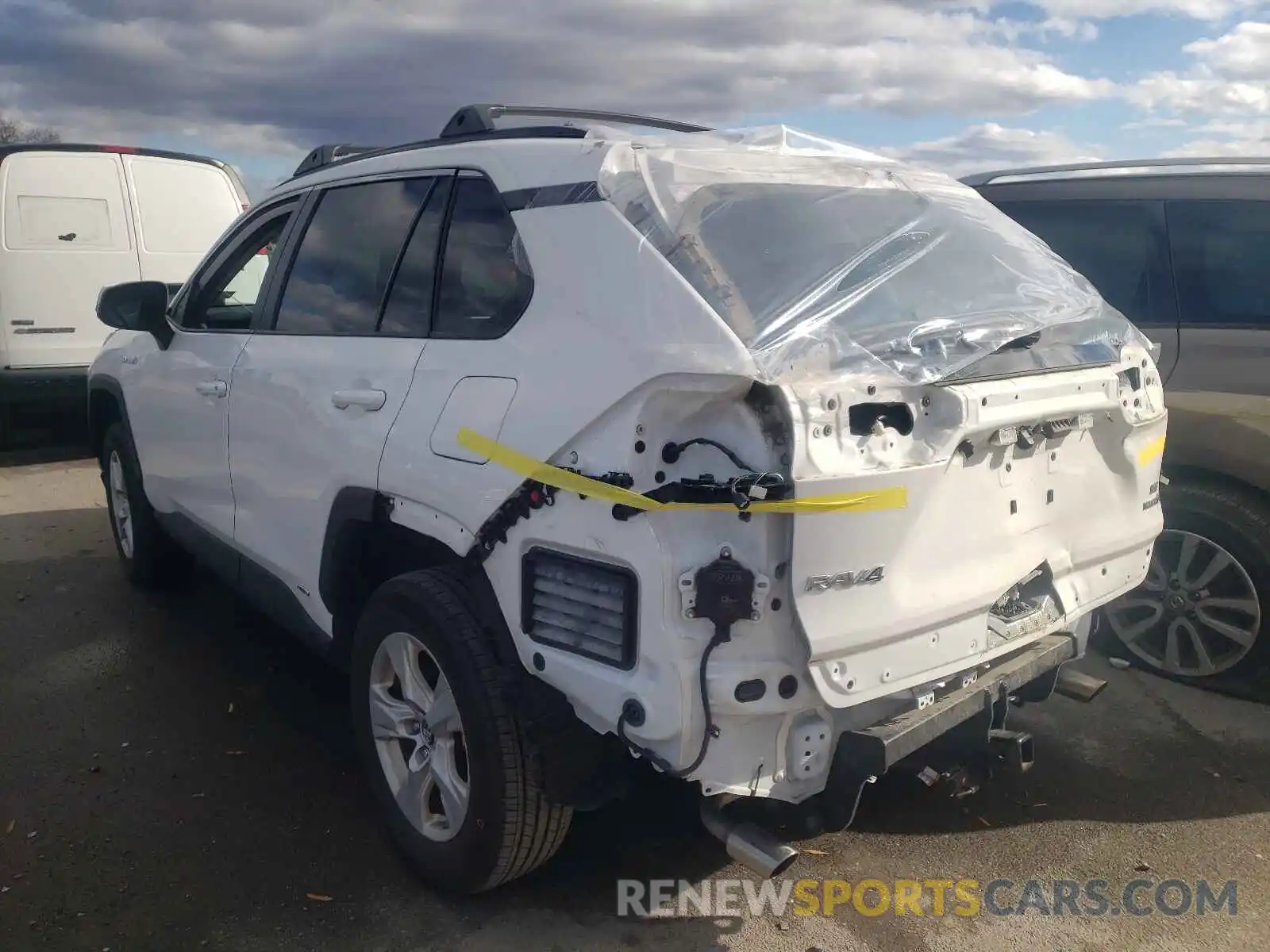 3 Photograph of a damaged car 2T3MWRFV6LW076264 TOYOTA RAV4 2020