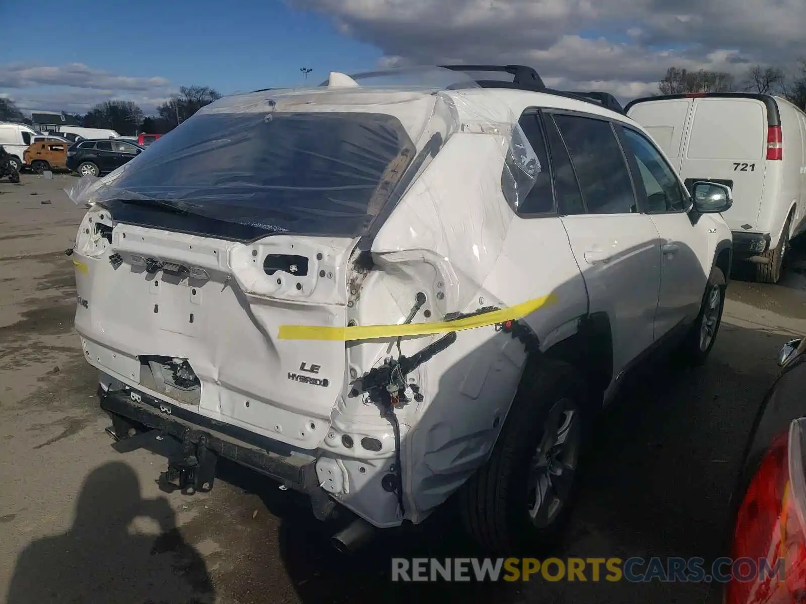 4 Photograph of a damaged car 2T3MWRFV6LW076264 TOYOTA RAV4 2020