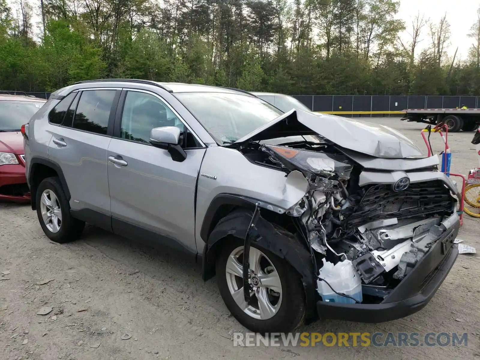 1 Photograph of a damaged car 2T3MWRFV6LW094487 TOYOTA RAV4 2020