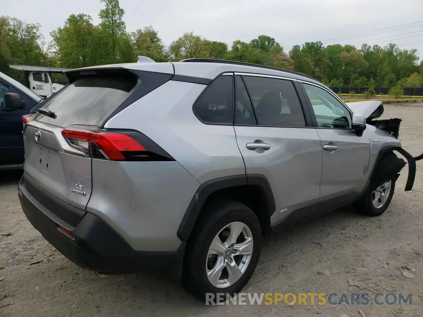 4 Photograph of a damaged car 2T3MWRFV6LW094487 TOYOTA RAV4 2020