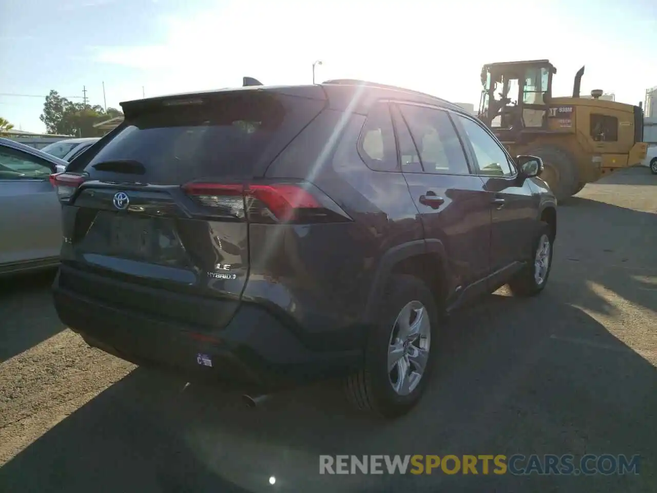 4 Photograph of a damaged car 2T3MWRFV7LW050336 TOYOTA RAV4 2020