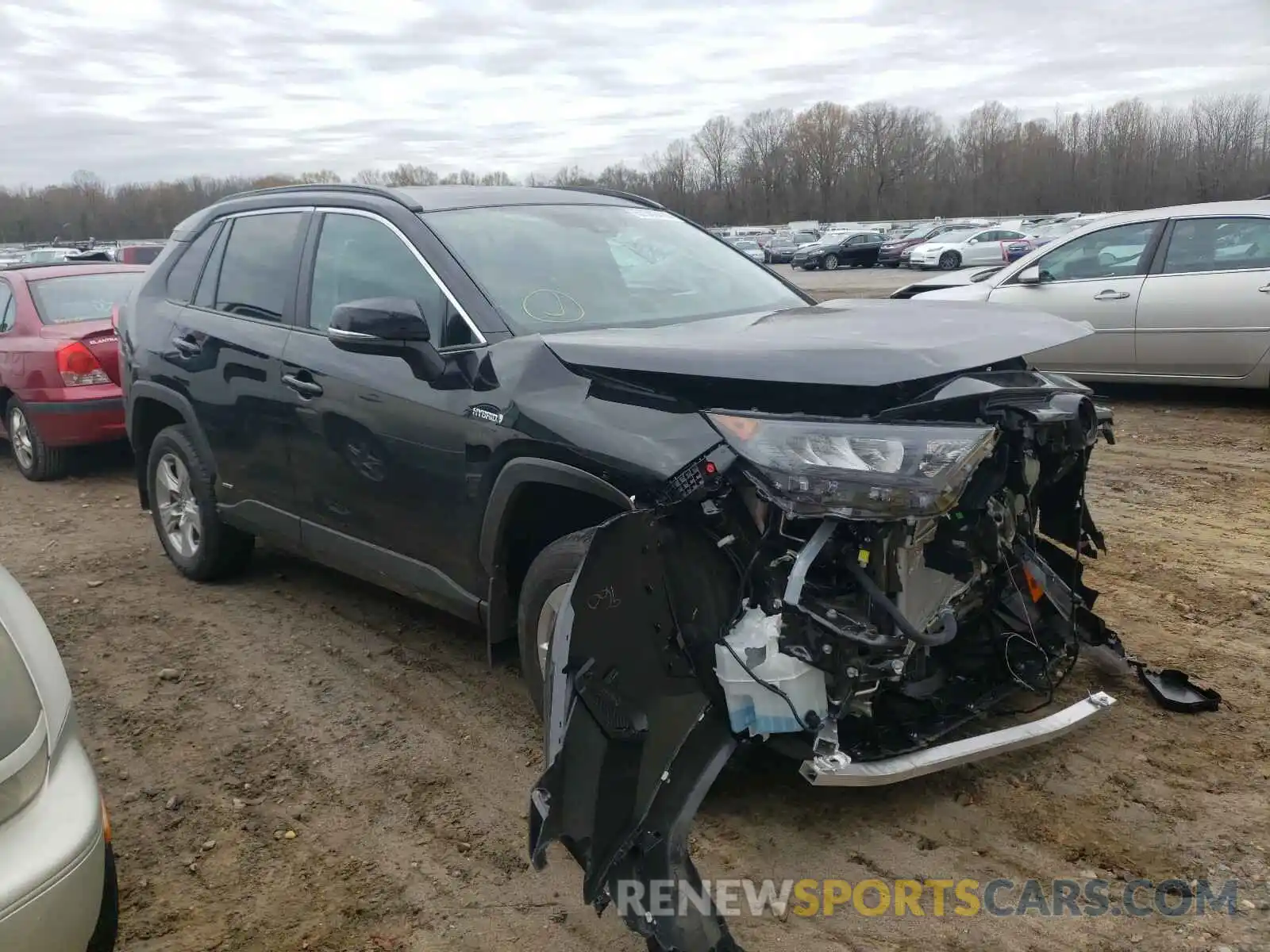 1 Photograph of a damaged car 2T3MWRFV7LW052717 TOYOTA RAV4 2020