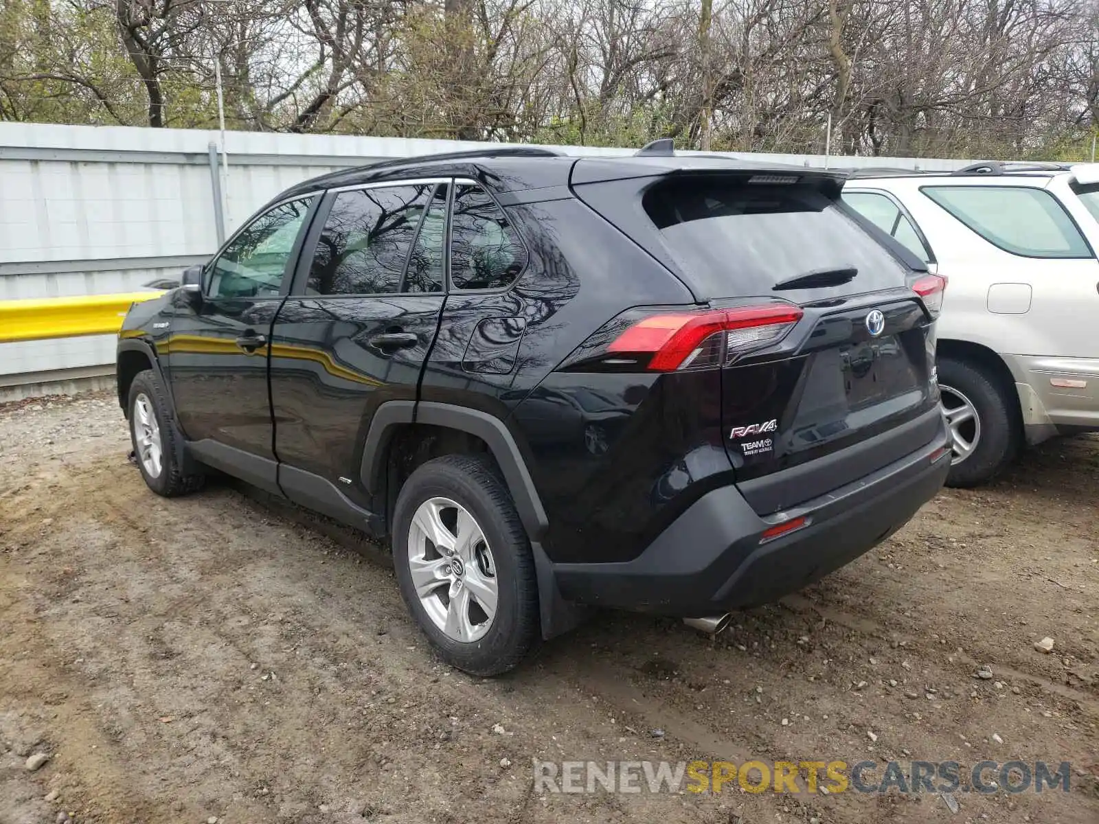 3 Photograph of a damaged car 2T3MWRFV7LW052717 TOYOTA RAV4 2020