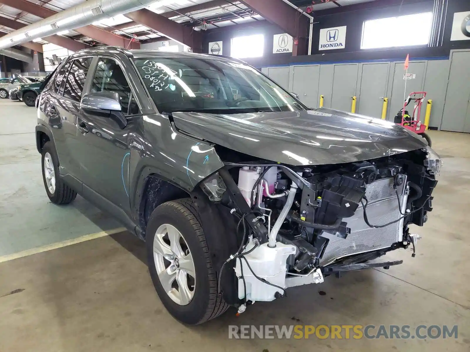 1 Photograph of a damaged car 2T3MWRFV8LW096094 TOYOTA RAV4 2020