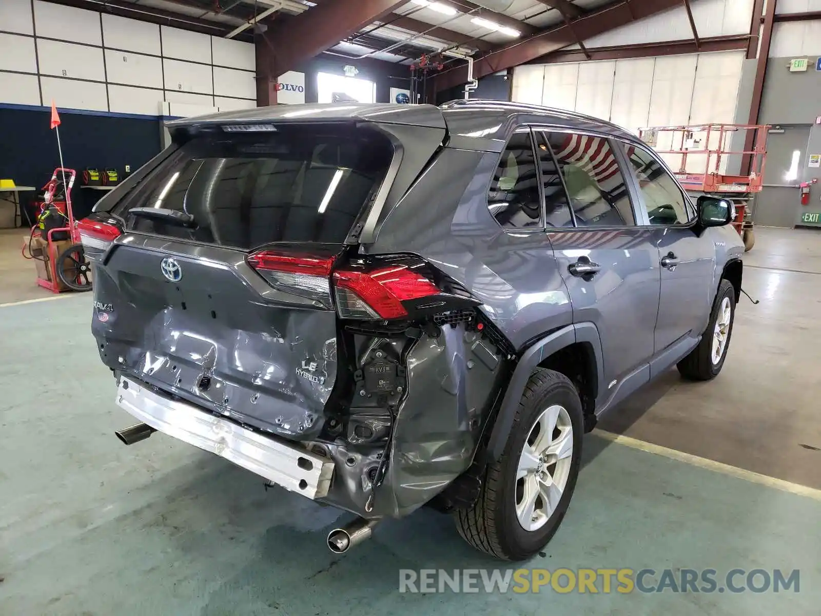 4 Photograph of a damaged car 2T3MWRFV8LW096094 TOYOTA RAV4 2020