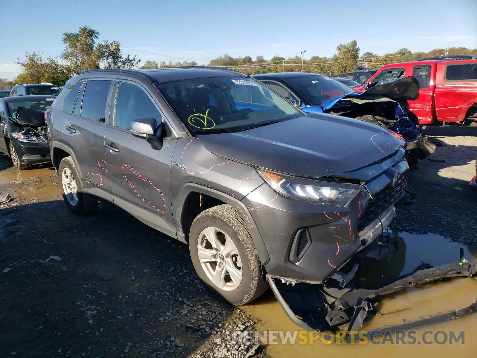 1 Photograph of a damaged car 2T3MWRFV9LW058812 TOYOTA RAV4 2020