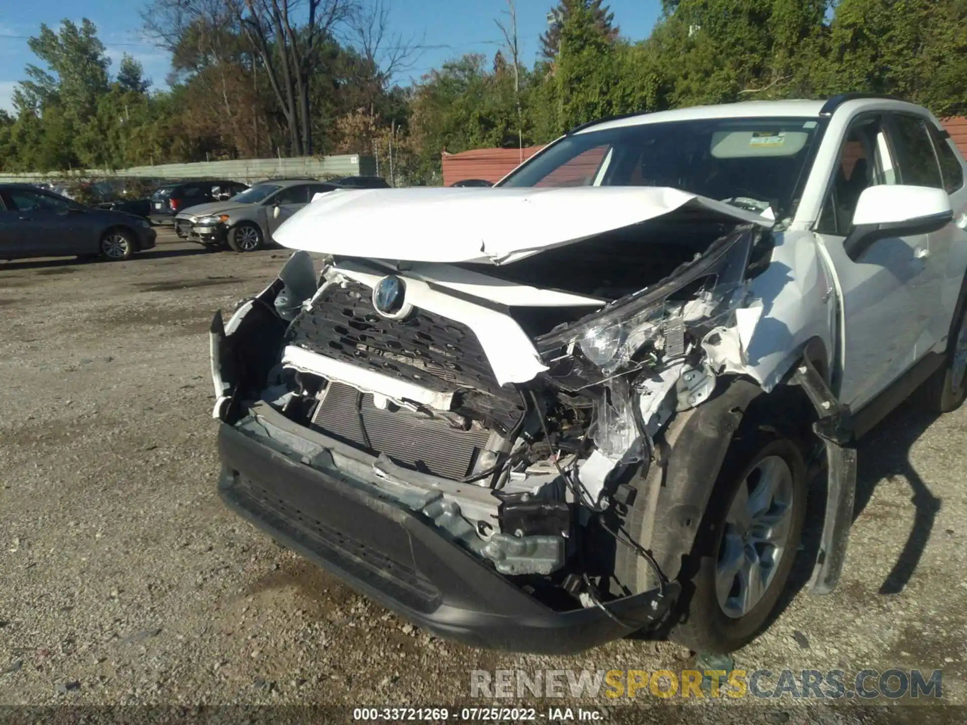 6 Photograph of a damaged car 2T3MWRFV9LW061175 TOYOTA RAV4 2020