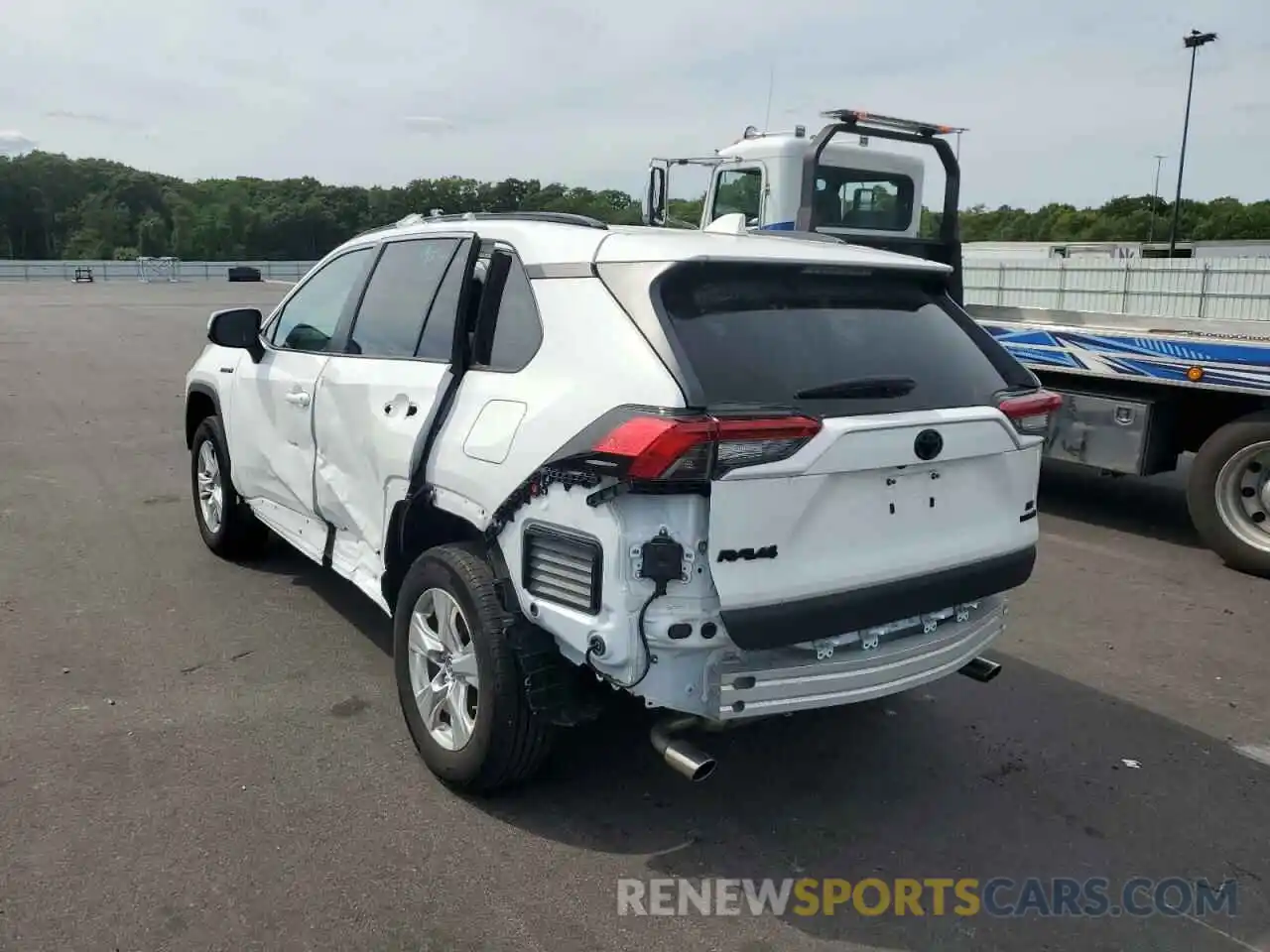 3 Photograph of a damaged car 2T3MWRFV9LW079532 TOYOTA RAV4 2020