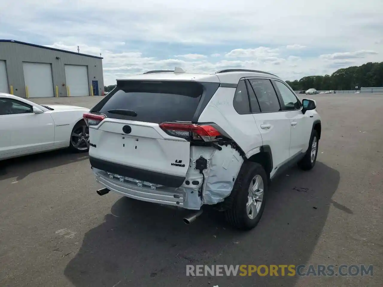 4 Photograph of a damaged car 2T3MWRFV9LW079532 TOYOTA RAV4 2020