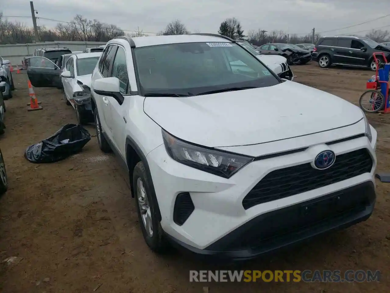 1 Photograph of a damaged car 2T3MWRFVXLW073982 TOYOTA RAV4 2020