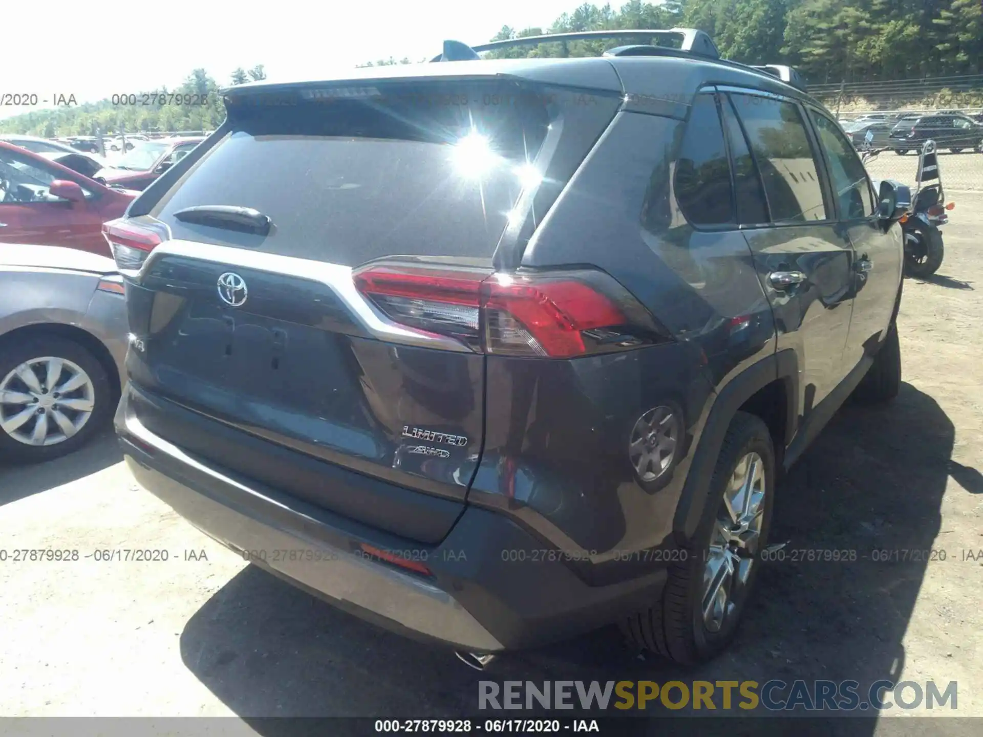 4 Photograph of a damaged car 2T3N1RFV2LC091008 TOYOTA RAV4 2020