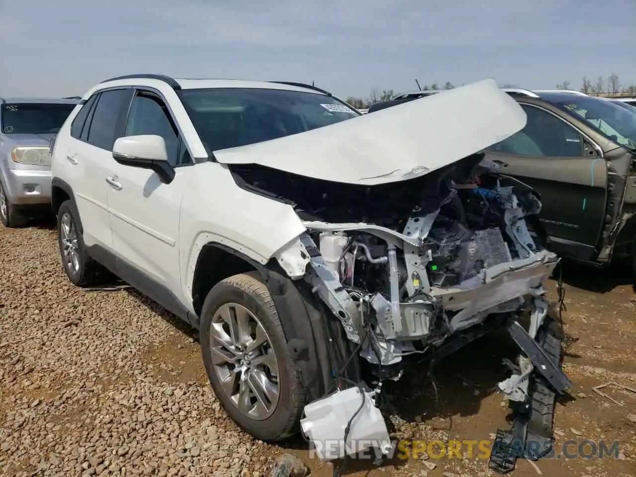 1 Photograph of a damaged car 2T3N1RFV8LW100440 TOYOTA RAV4 2020