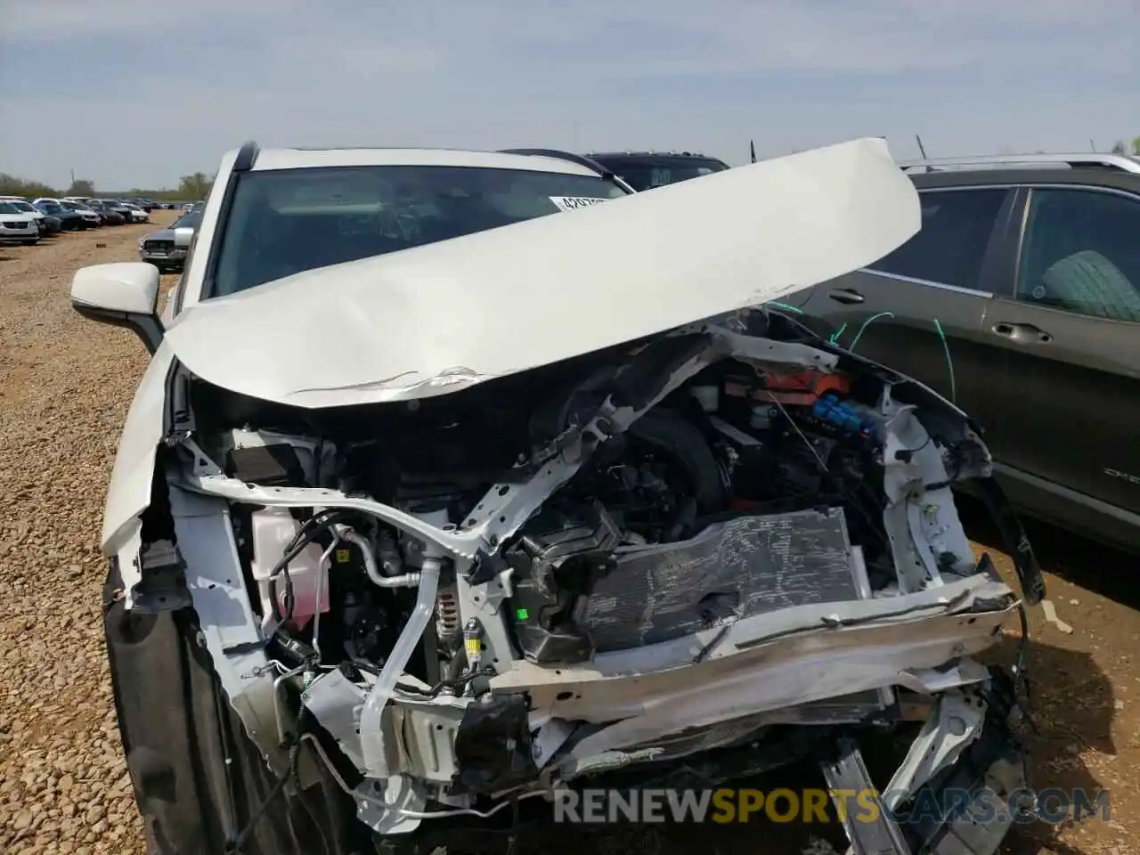 9 Photograph of a damaged car 2T3N1RFV8LW100440 TOYOTA RAV4 2020