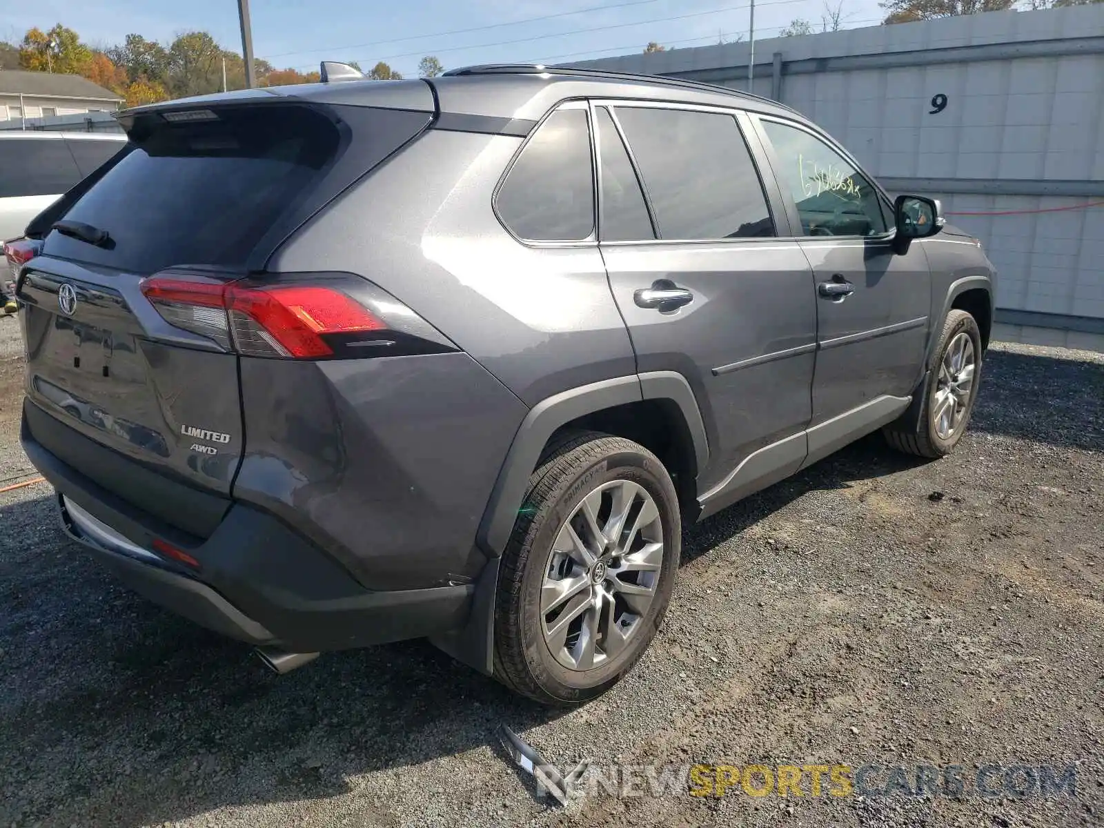 4 Photograph of a damaged car 2T3N1RFVXLW092213 TOYOTA RAV4 2020