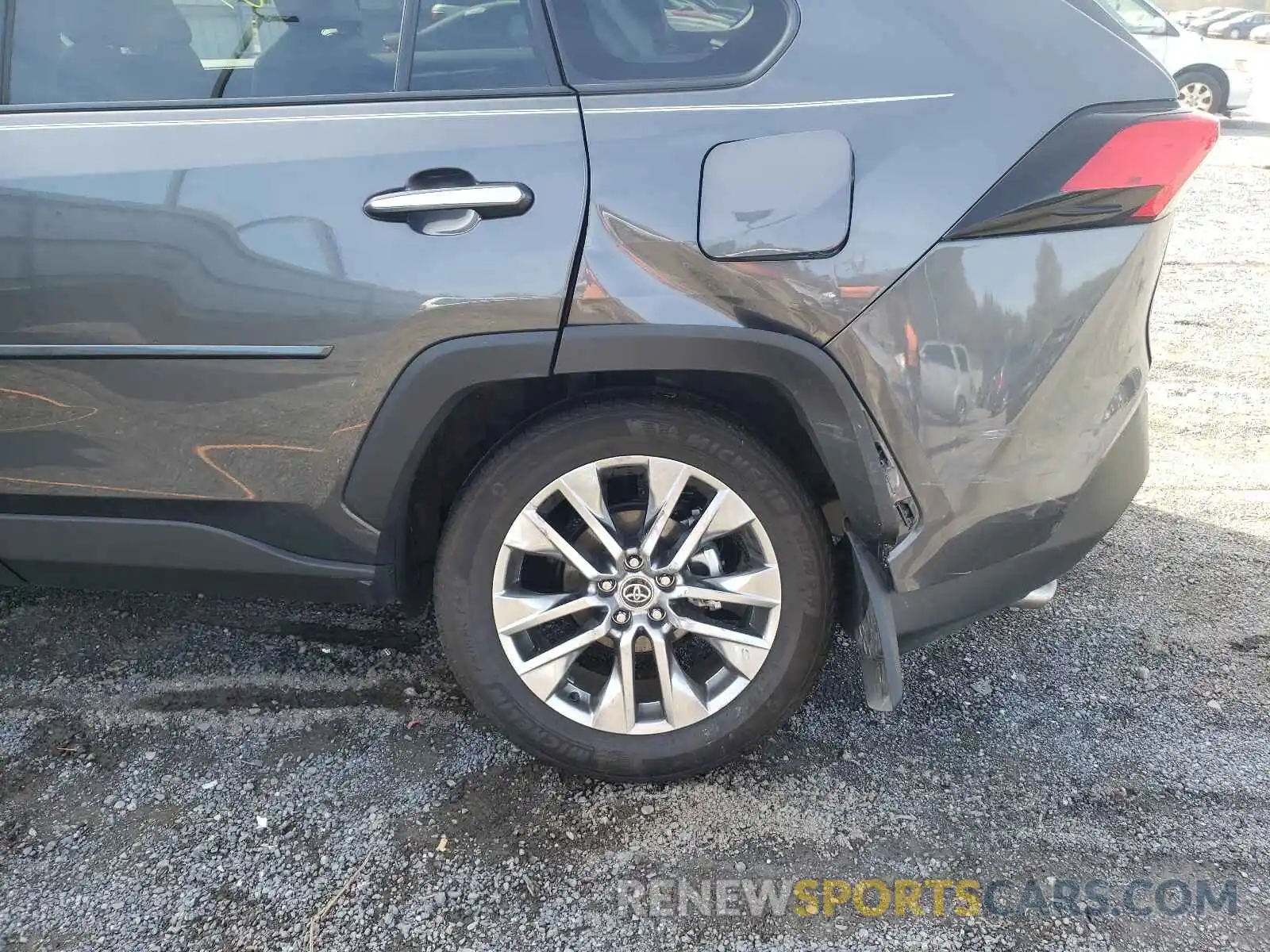 9 Photograph of a damaged car 2T3N1RFVXLW092213 TOYOTA RAV4 2020