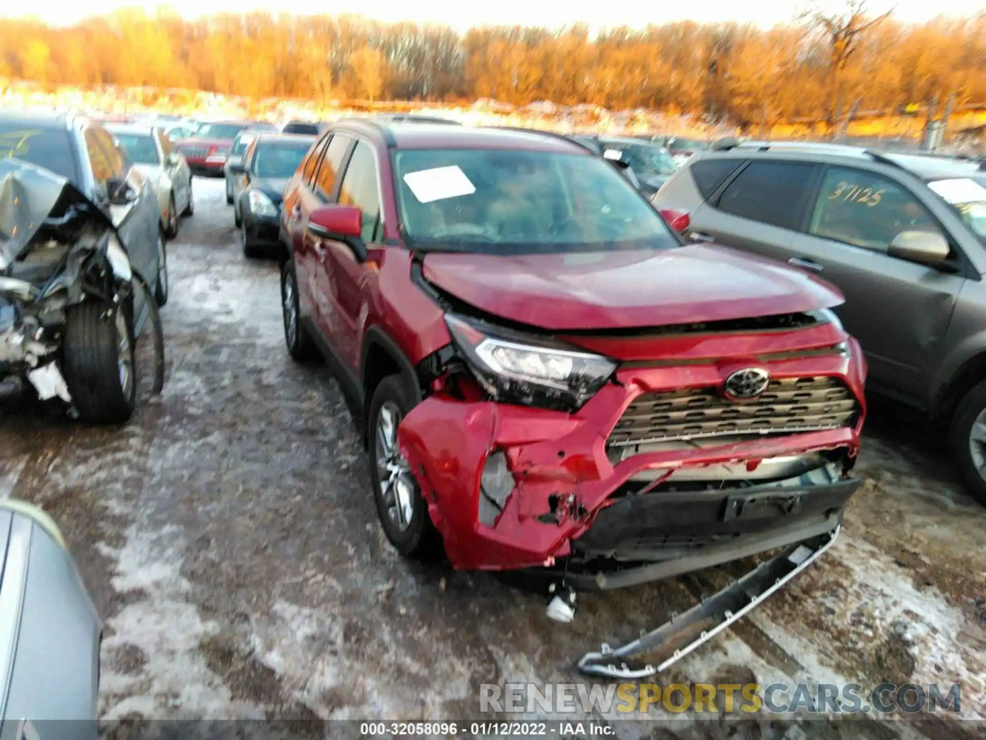 1 Photograph of a damaged car 2T3N1RFVXLW101704 TOYOTA RAV4 2020