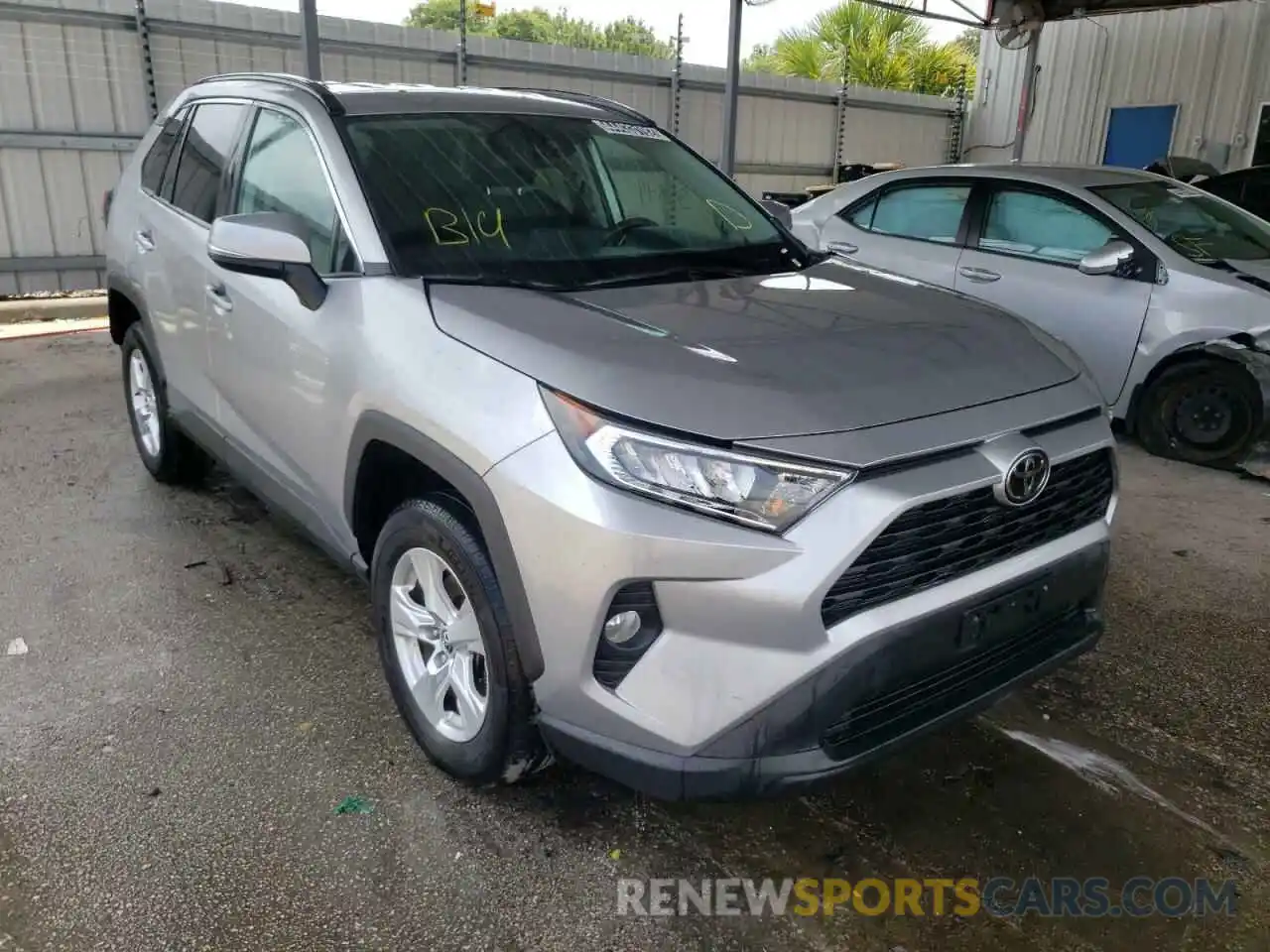 1 Photograph of a damaged car 2T3P1RFV0LC063958 TOYOTA RAV4 2020