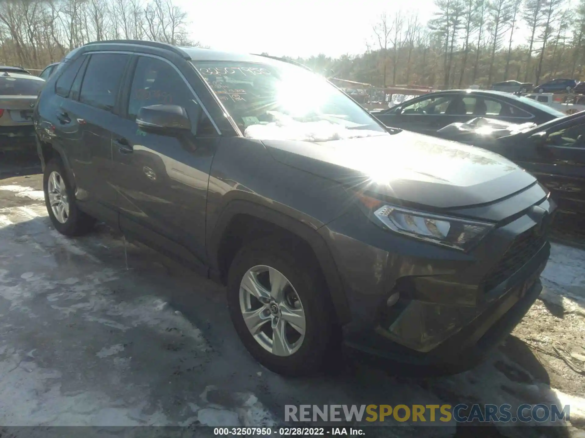 1 Фотография поврежденного автомобиля 2T3P1RFV0LC066424 TOYOTA RAV4 2020