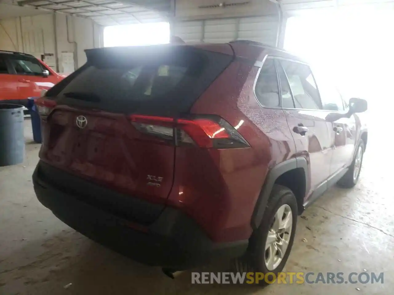 4 Photograph of a damaged car 2T3P1RFV0LC073468 TOYOTA RAV4 2020