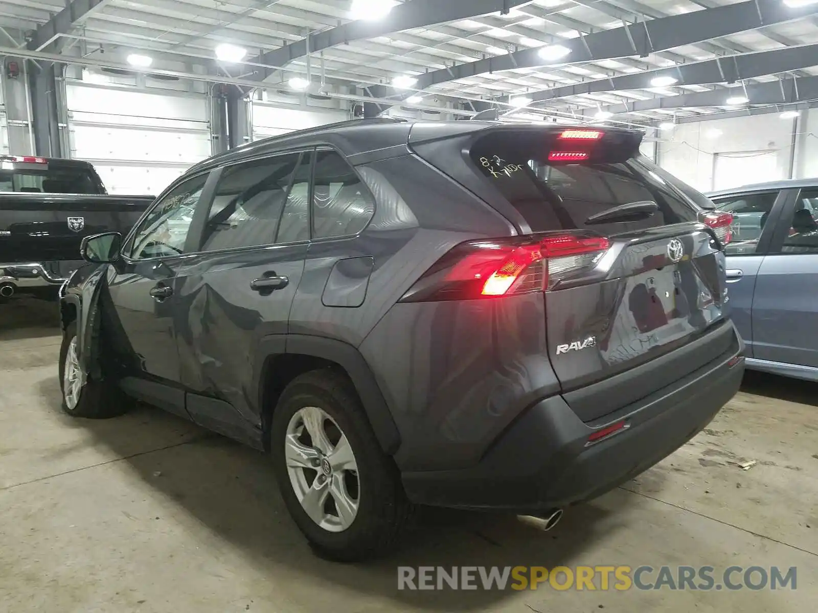 3 Photograph of a damaged car 2T3P1RFV0LC077701 TOYOTA RAV4 2020