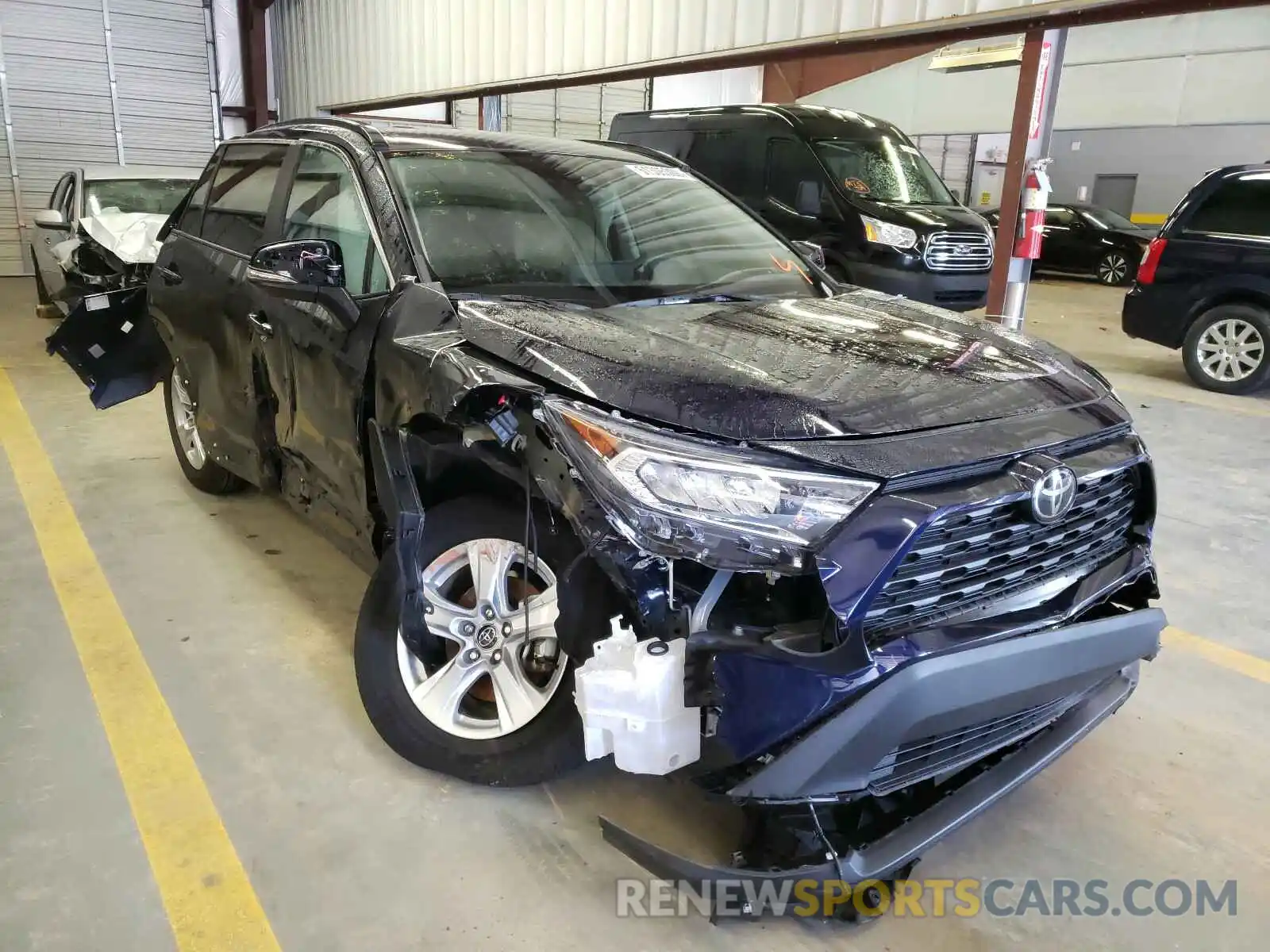 1 Photograph of a damaged car 2T3P1RFV0LC078833 TOYOTA RAV4 2020