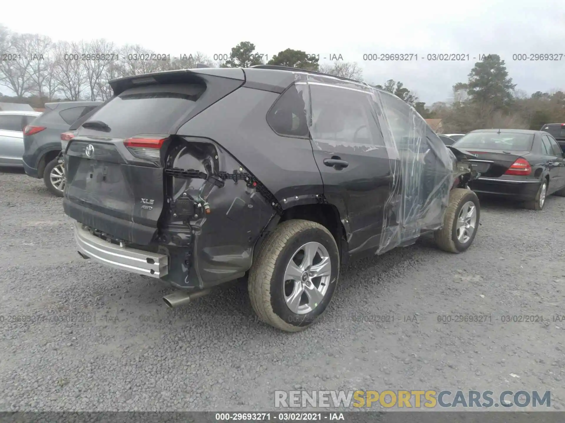 4 Photograph of a damaged car 2T3P1RFV0LC085006 TOYOTA RAV4 2020