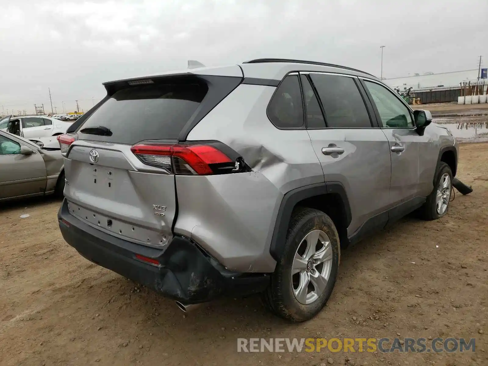 4 Photograph of a damaged car 2T3P1RFV0LC093770 TOYOTA RAV4 2020