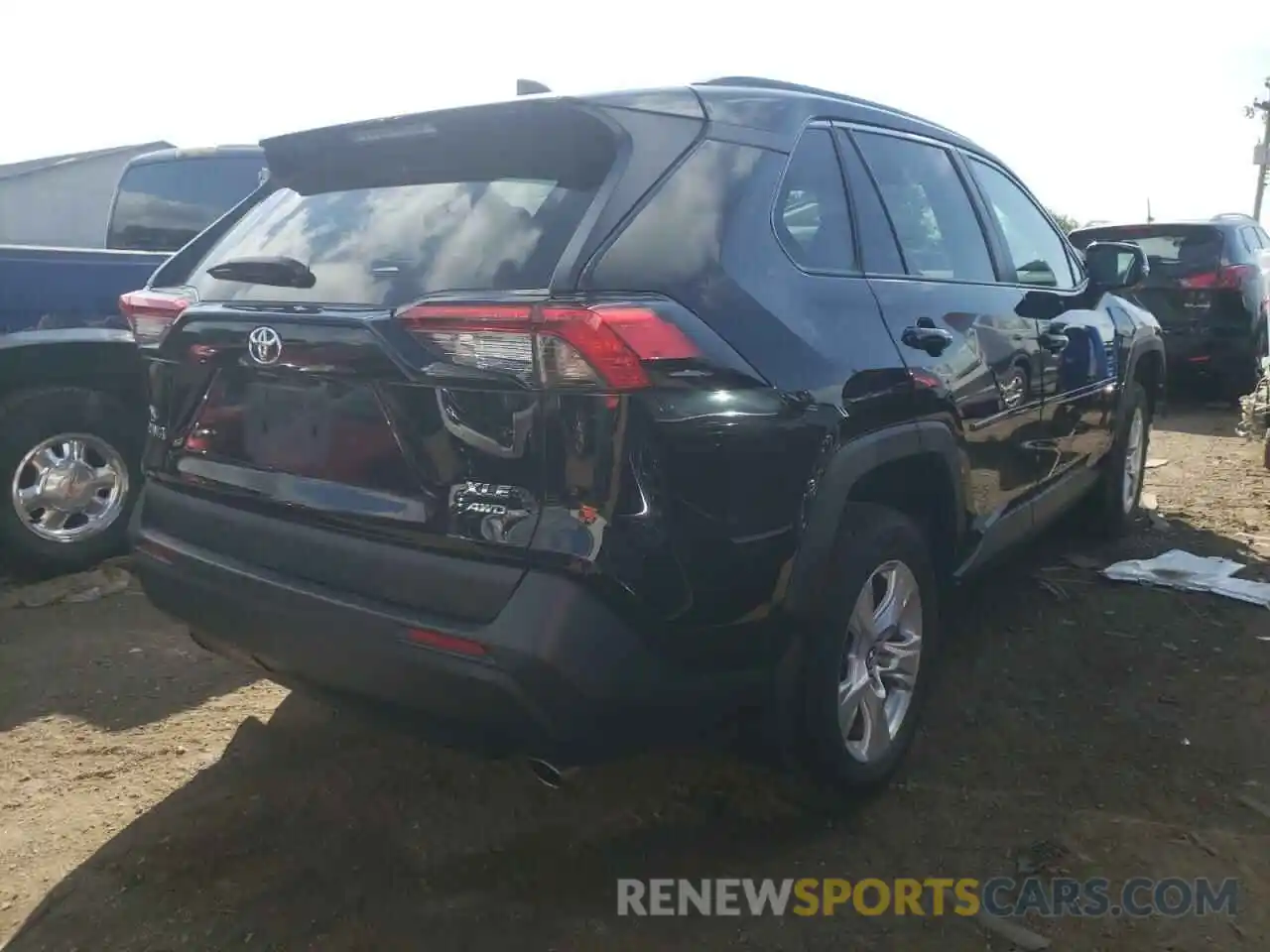 4 Photograph of a damaged car 2T3P1RFV0LC103522 TOYOTA RAV4 2020