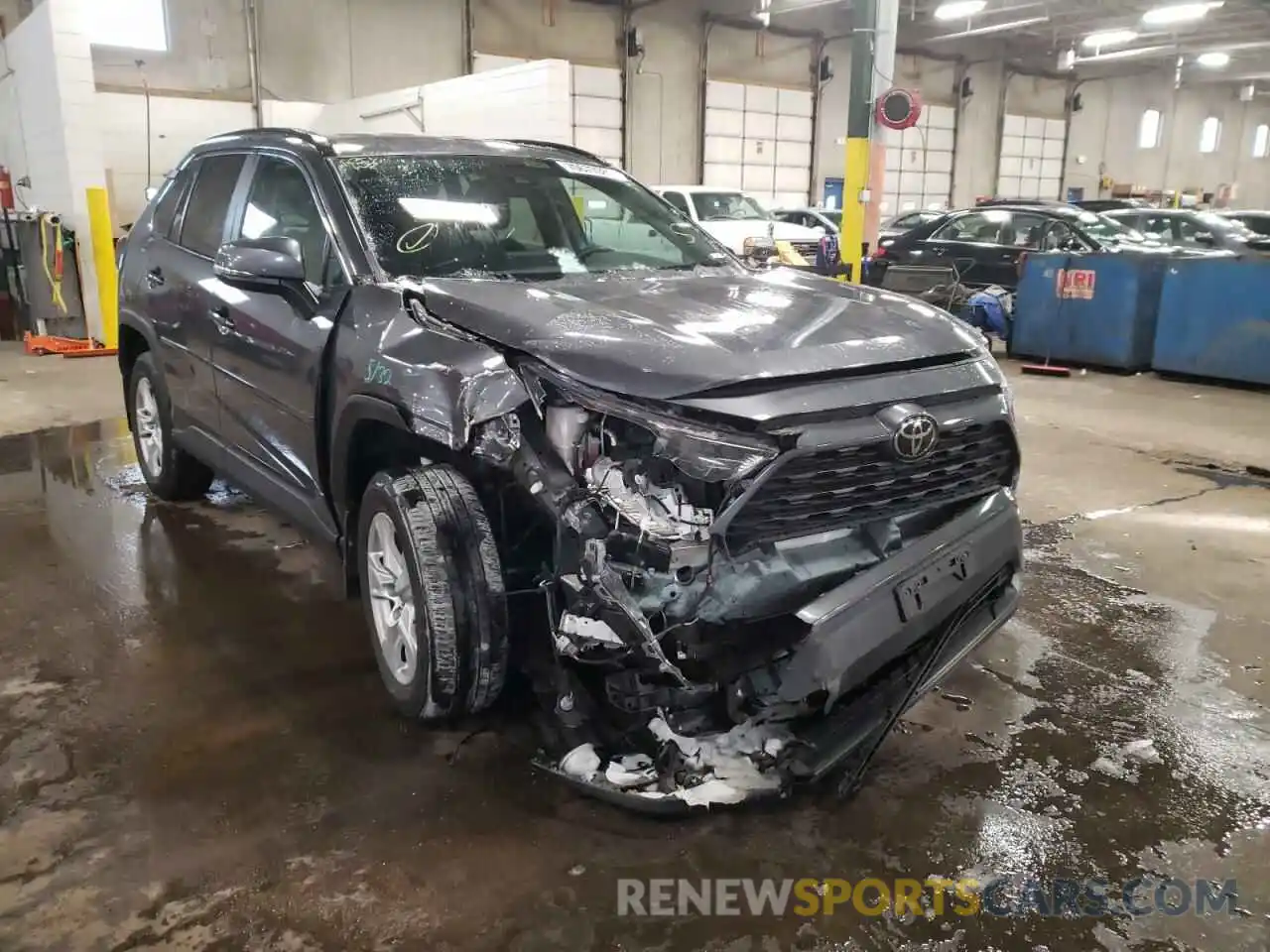 1 Photograph of a damaged car 2T3P1RFV0LC110888 TOYOTA RAV4 2020