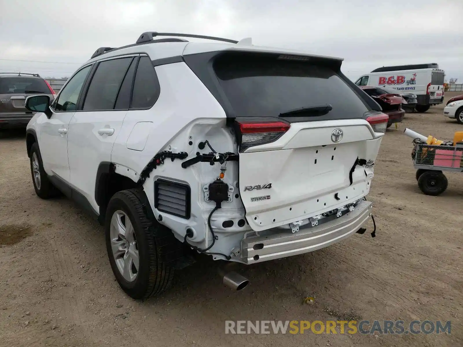 3 Photograph of a damaged car 2T3P1RFV0LC112902 TOYOTA RAV4 2020