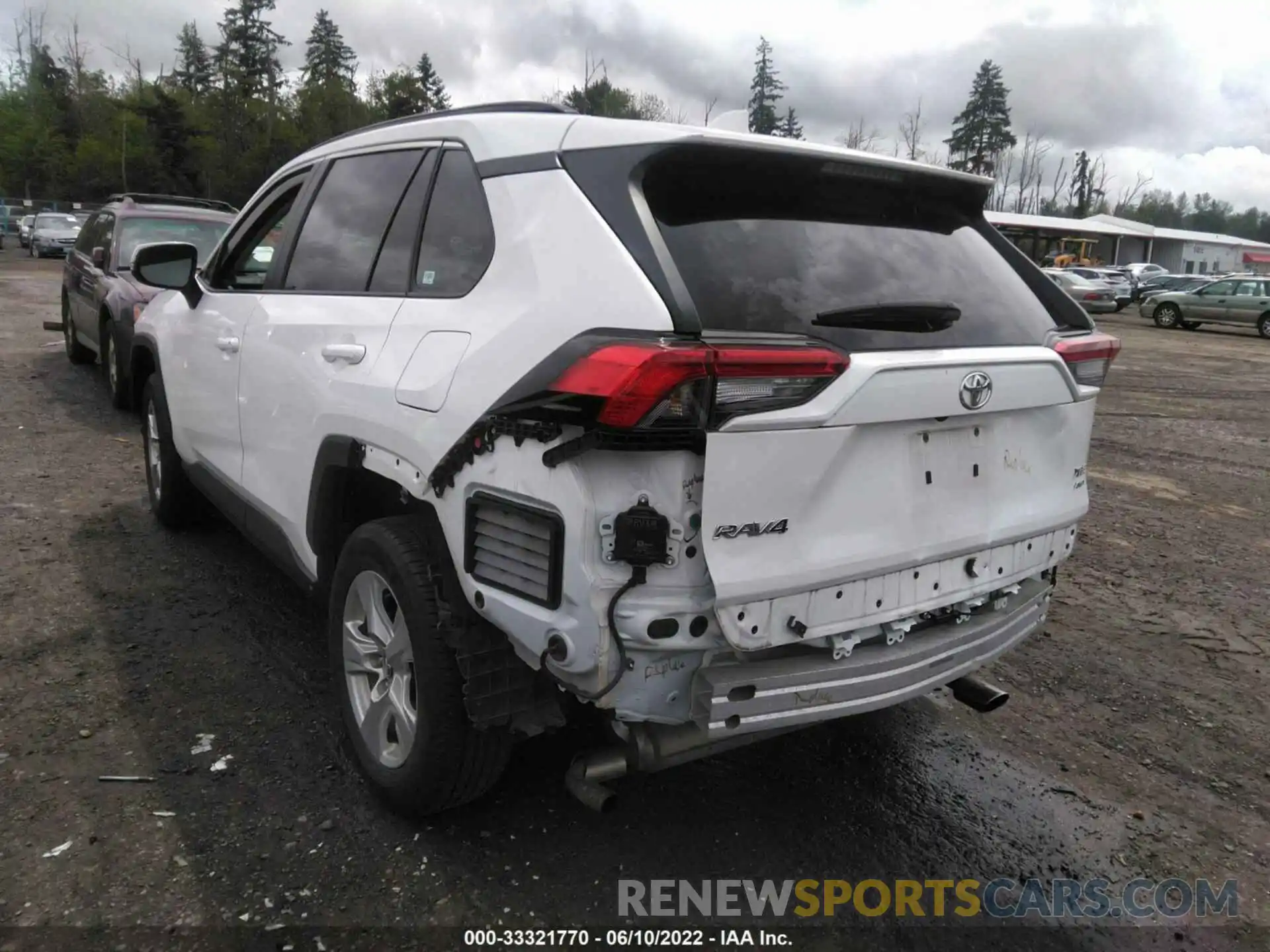 3 Photograph of a damaged car 2T3P1RFV0LC118876 TOYOTA RAV4 2020