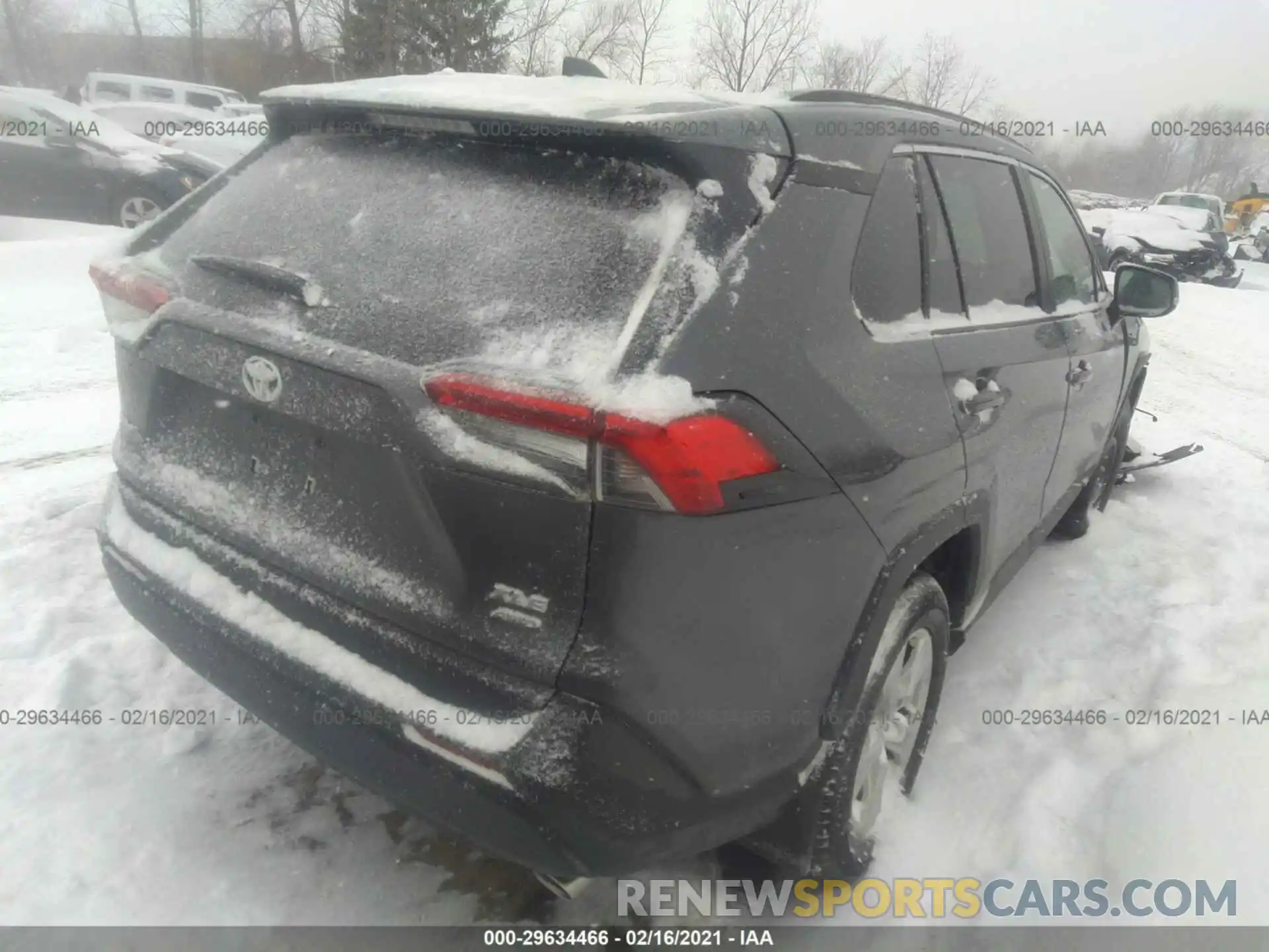 4 Photograph of a damaged car 2T3P1RFV0LC122961 TOYOTA RAV4 2020