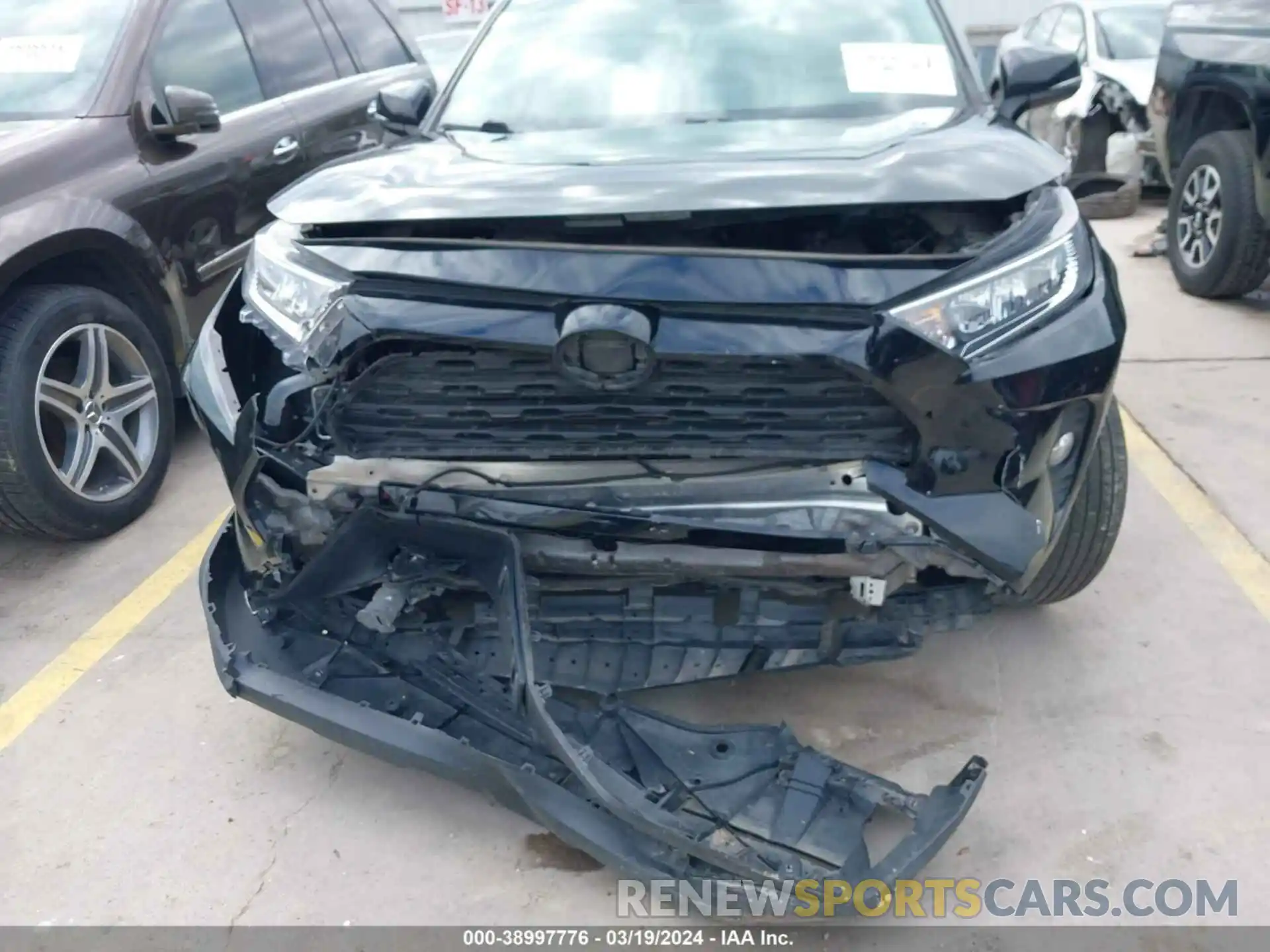 6 Photograph of a damaged car 2T3P1RFV0LC127576 TOYOTA RAV4 2020